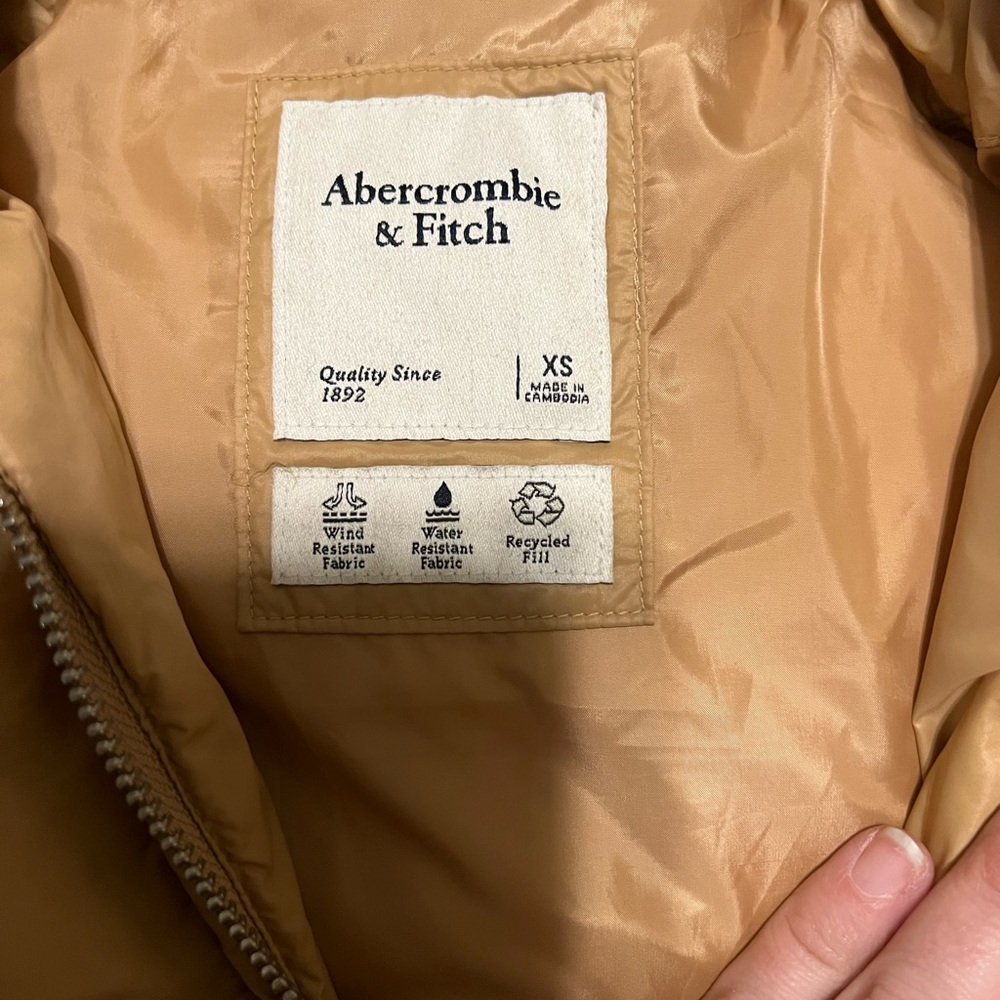 Abercrombie & Fitch Camel Puffer Jacket - Picture 4 of 13